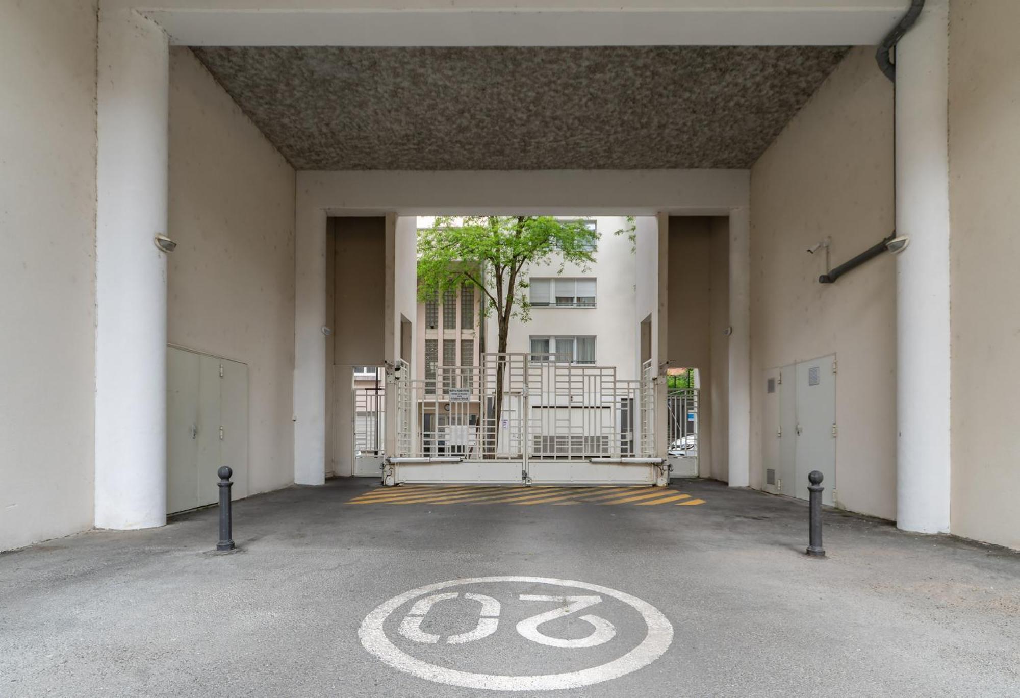 L'Eugenie - Appartement Design & Confort En Centre-Ville Vichy Exterior photo