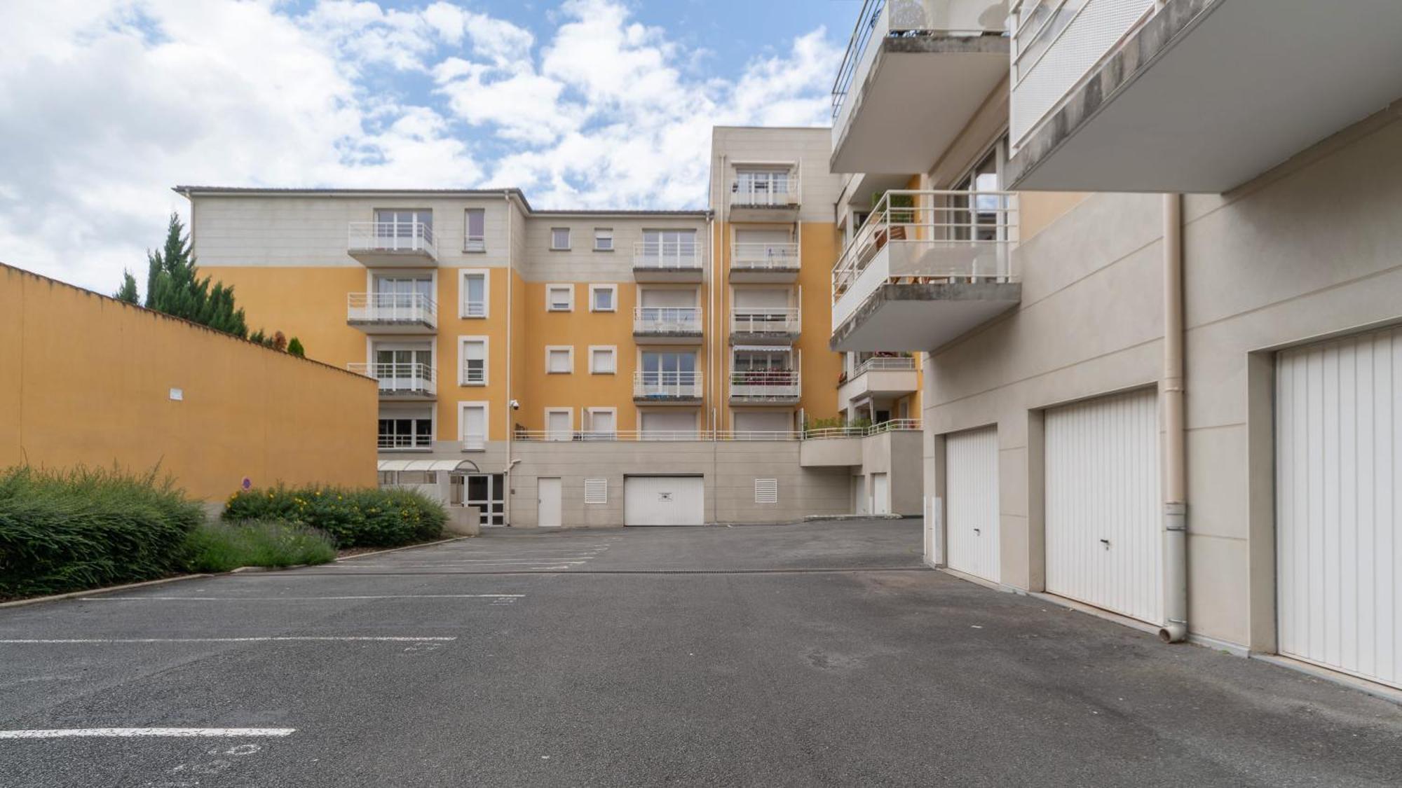 L'Eugenie - Appartement Design & Confort En Centre-Ville Vichy Exterior photo