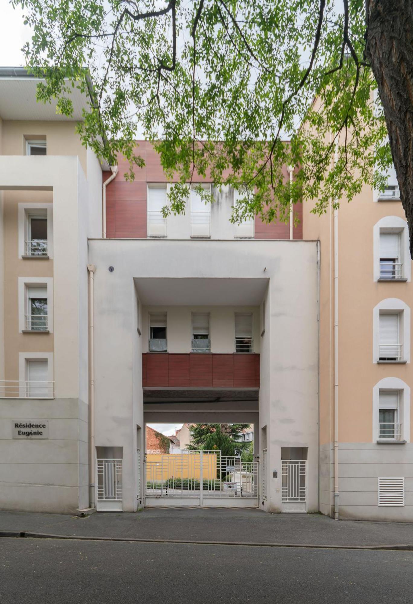 L'Eugenie - Appartement Design & Confort En Centre-Ville Vichy Exterior photo