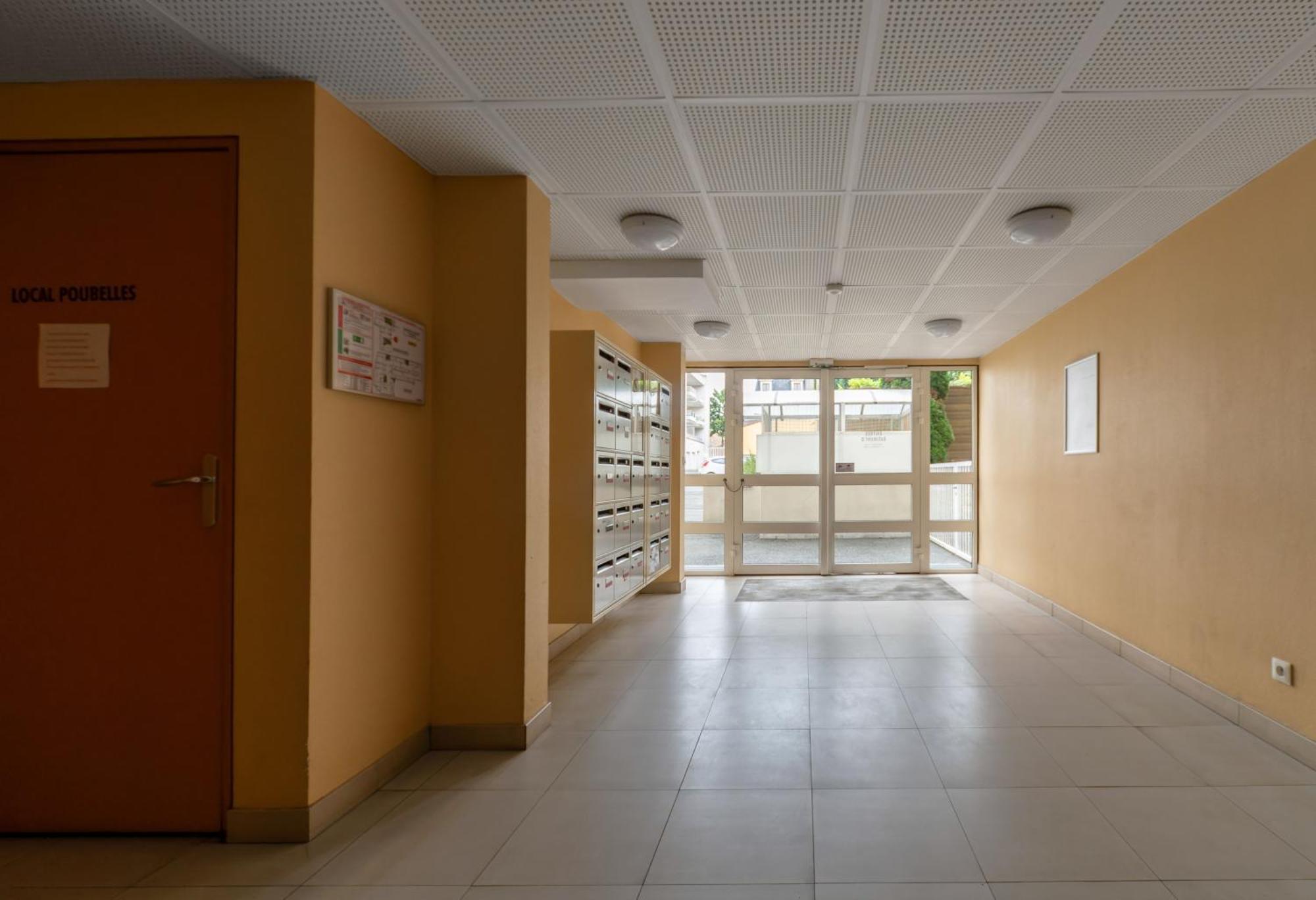L'Eugenie - Appartement Design & Confort En Centre-Ville Vichy Exterior photo